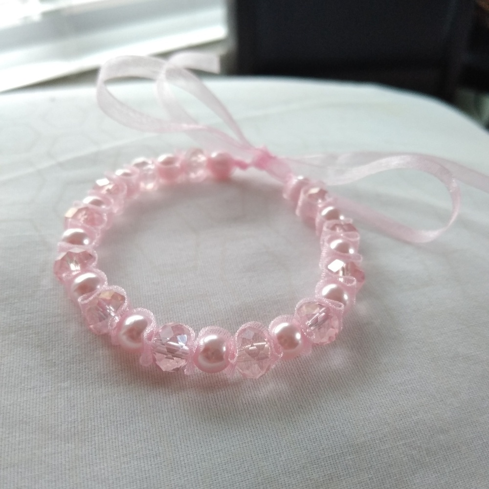 Glass pear ribbon bracelet